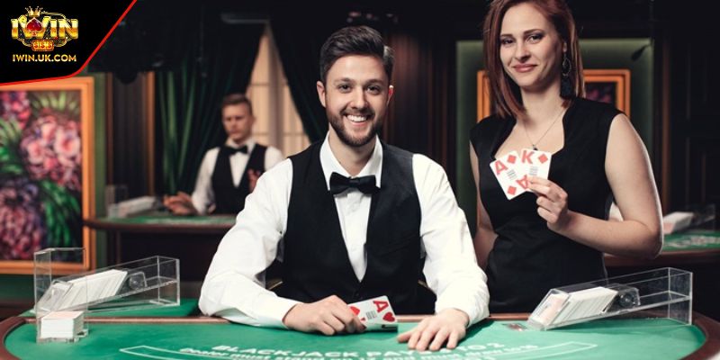 Casino Evolution IWIN, Sòng Bài Trực Tuyến Đỉnh Cao Chân Thực 4 Điểm hấp dẫn của sảnh chơi đối với người tham gia