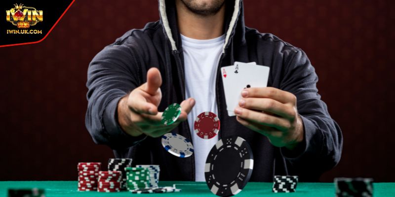 Poker IWIN, Khám Phá Sức Hút Của Trò Chơi Bài Đỉnh Cao 4 Nắm rõ các quy tắc, luật chơi có trong game