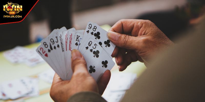Thùng Phá Sảnh Trong Poker Iwin Chiến Lược Tối Ưu Hiệu Quả 4 Những lưu ý cho người chơi